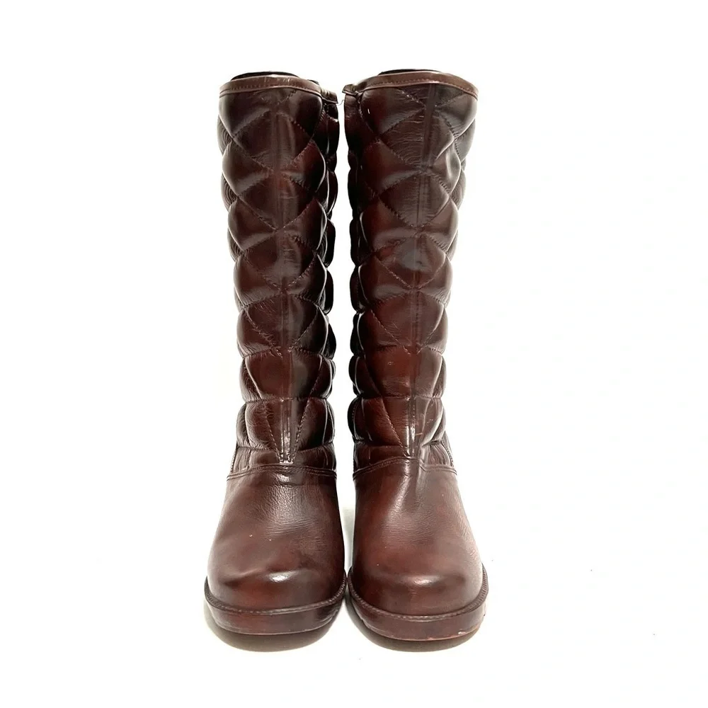 Vintage 1970s brown vegan leather quilted fleece lined knee high rain boots